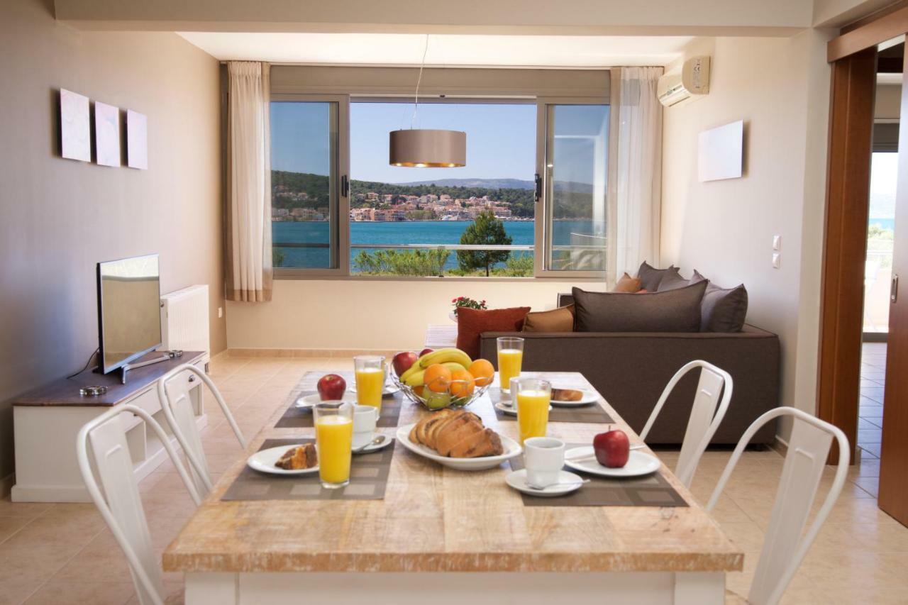 Gliving365 Capital Apartment Argostoli  Luaran gambar