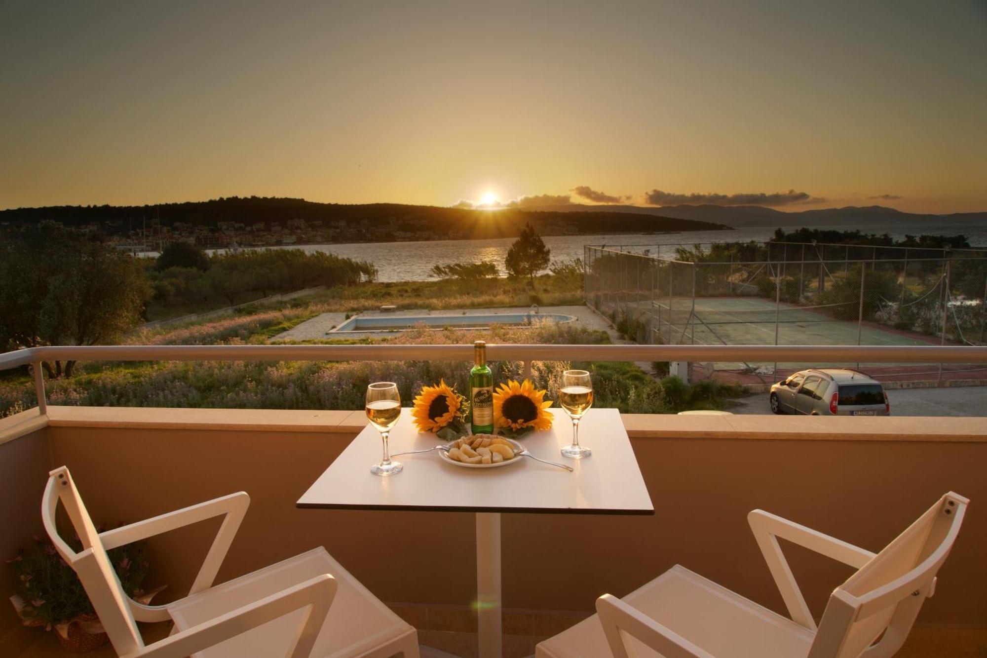 Gliving365 Capital Apartment Argostoli  Luaran gambar