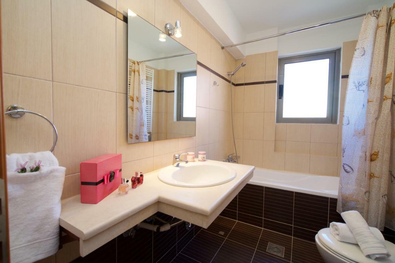 Gliving365 Capital Apartment Argostoli  Luaran gambar